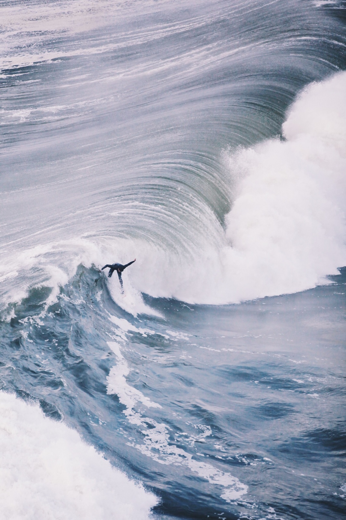 Surfing In Pacifica California Surf Surfing Blue Ocean Light