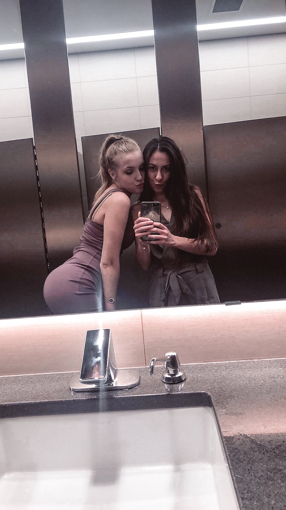 selfie booty picture